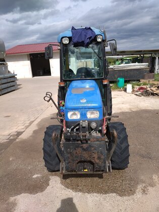 New Holland TN70VA
