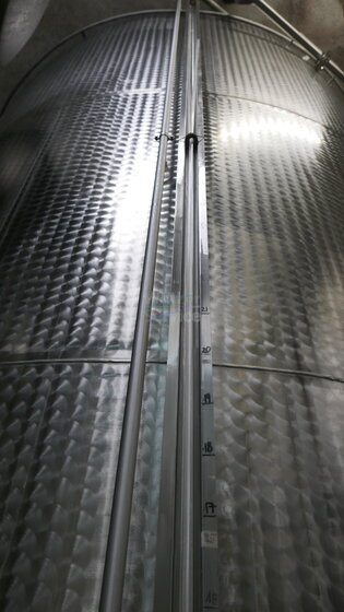 50.000 Liter Lagertank/Weintank marmoriert rund stehend aus V2A