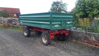 Mössbauer 8T Dreiseitenkipper mit Traubenplane