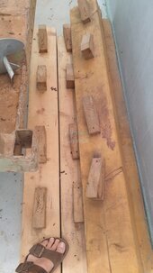 Bild 4 Fasslager aus Holz für Barriques