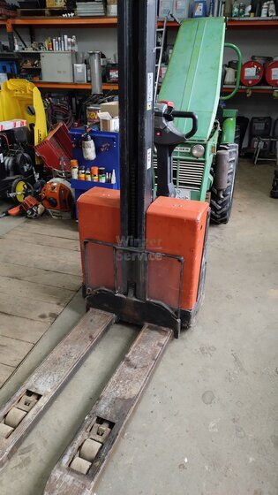 Hochhubwagen BT SWE080L