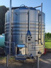 Bild 3 Maischestempeltank