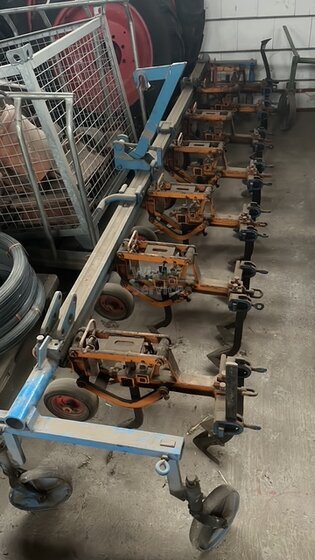 6-reihige Hackmaschine SCHMOTZER
