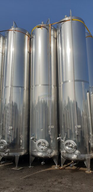 Lagertank 10.000 Liter stehend aus V2A