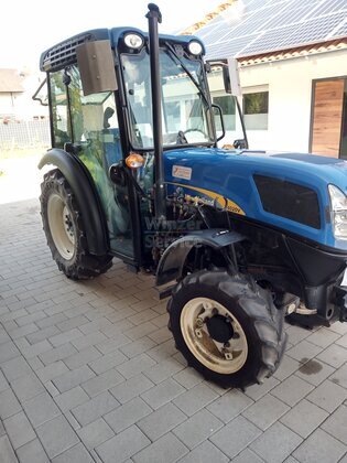 New Holland T 4020 Weinberg-Schlepper