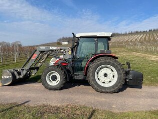 Steyr 370 Kompakt Schlepper mit Mailleux Frontlader