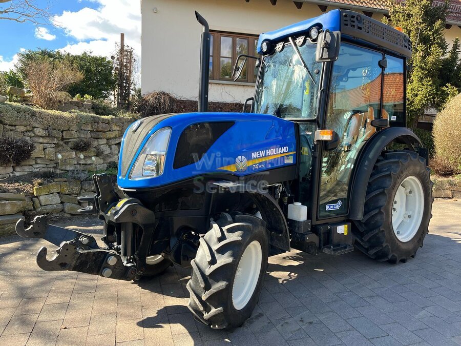 Bild 1 Traktor Schlepper New Holland T4 - 110V