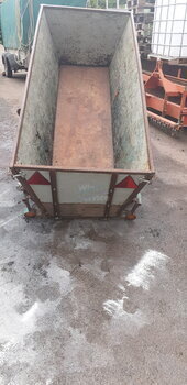 Bild 3 Kippbarer Zeilenwagen Wingertskärchel Traktoranhänger 