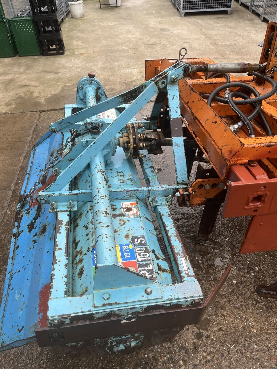 Bild 1 Vorgrubber mit Fräse 1,50 m 