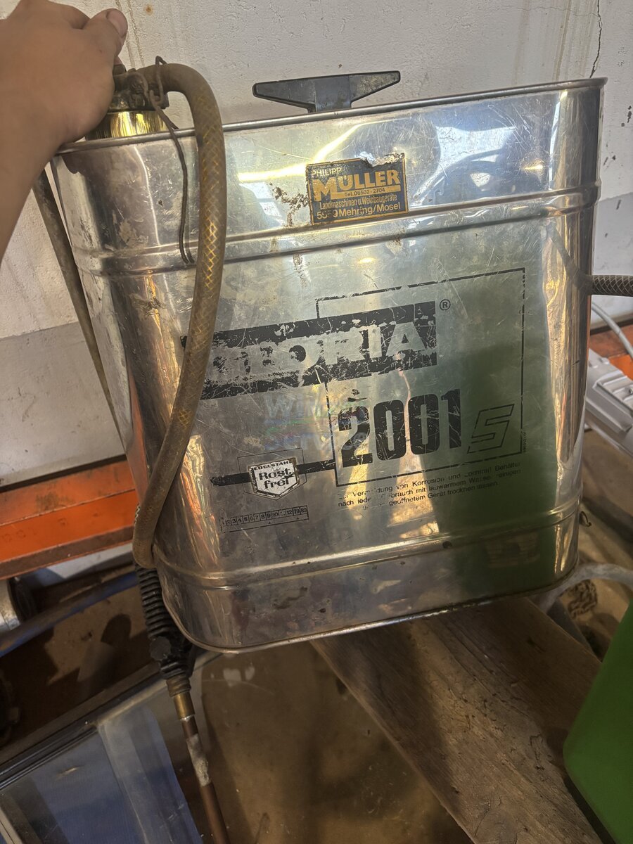 Bild 1 Rückenspritze Gloria 