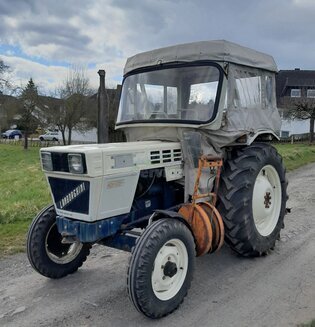 Lamborghini R235, 1. Hd. - 3150 BetrStd
