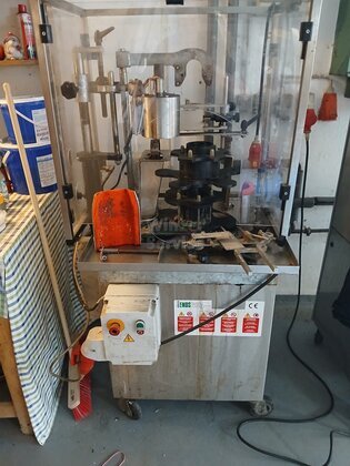 Clemens/Enos Nassleim Etikettier Maschiene