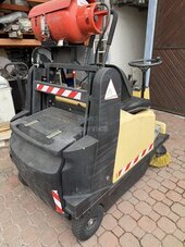 Bild 4 Kärcher KMR 1250 Gas Kehrmaschine 
