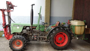 Fendt Farmer 200V Schmalspurschlepper mit Anbaugeräten Komplett