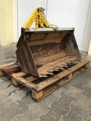 Hecklader, Erdschaufel für Heckhydraulik