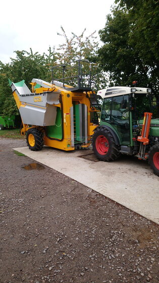 Gregoire G3.220 gezogener Traubenvollernter