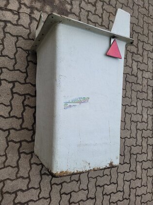 2x Braun Traubenheber Behälter,Kippbehälter