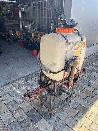Unkraut Spritze mit Elektrischem Gestänge 