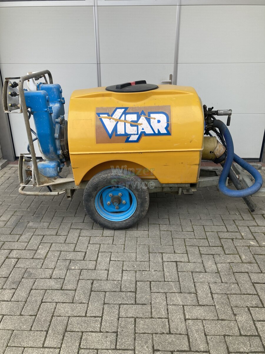 Bild 1 Vicar Spritze 400 Liter