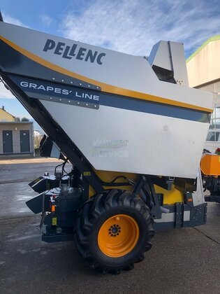 PELLENC TRAUBENVOLLERNTER GEZOGEN -Vorführmaschine-