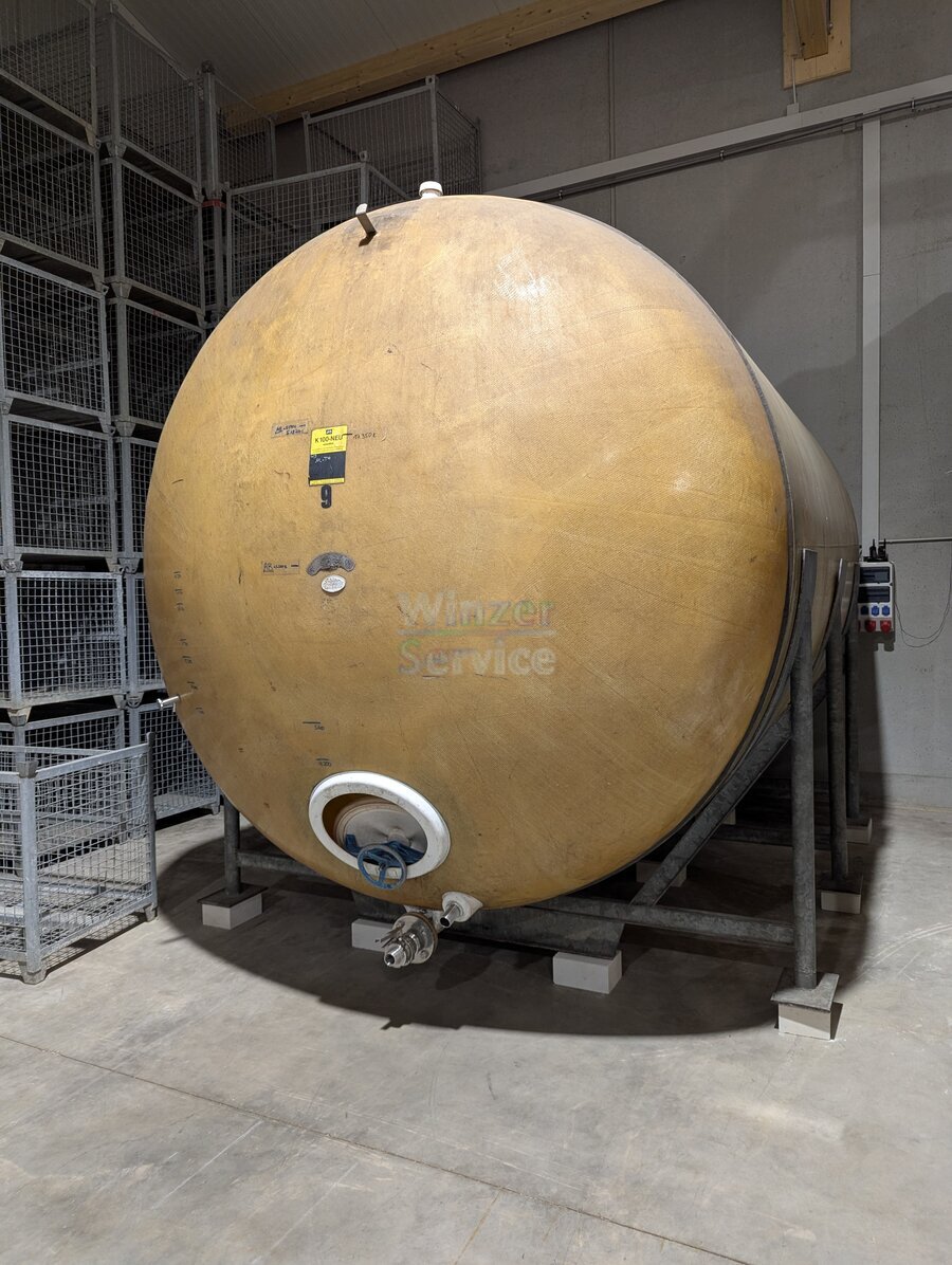 Bild 1 25.000 Liter Staffelstein liegend mit Edelstahl Armaturen