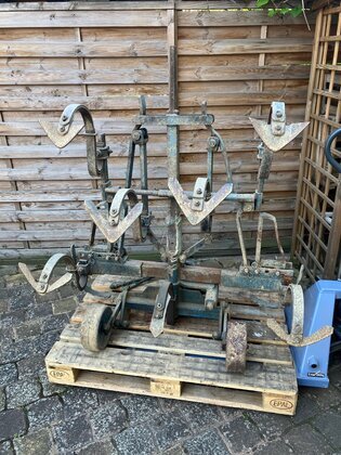 Röll Weinbergsgrubber - hydraulisch verstellbar