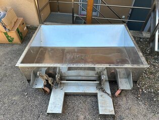 Tresterkippwanne aus Edelstahl mechanisch kippbar