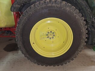 Rädersatz Nokian TRI 2 für John Deere Schlepper