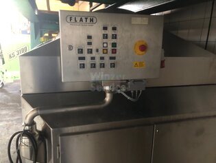 Flath Weinpresse mit Maischebehältern