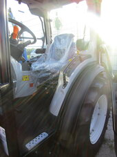 Bild 3 New Holland T4.100V  neue Generation 